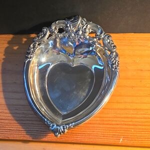 BEAUTIFUL BAROQUE BY WALLACE HEART BOWL DISH #727 SILVERPLATE